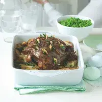 Pomalu pečená jehněčí kýta & brambory boulangère