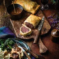 Jelení wellington s rybízovou omáčkou Jelení wellington s rybízovou omáčkou