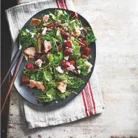 Kadeřávkovo-řepný salát s fetou Kadeřávkovo-řepný salát s fetou