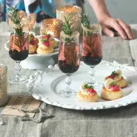 Kanapky s celerovou remuládou, křepelčím vejcem a kaviárem