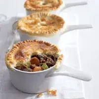 Kančí ragú s křupavou pokličkou