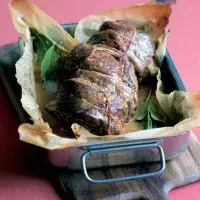 Kančí kýta se šípkovou omáčkou