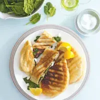 Kapsy se špenátem a fetou