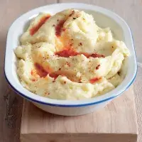 Bramborová kaše s chilli a česnekem