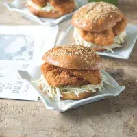 Kuřecí burgery katsu Kuřecí burgery katsu
