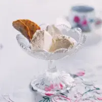 Kávové semifreddo s lískovými piškoty Kávové semifreddo s lískovými piškoty