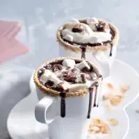 Kokosová horká čokoláda s marshmallows Kokosová horká čokoláda s marshmallows