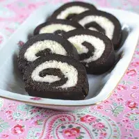 Kokosová roláda s medem