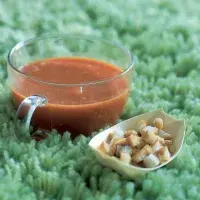 Kořeněná rajčatová polévka s čočkou