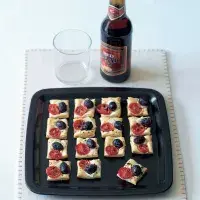 Kostky s rajčaty a sýrem feta Kostky s rajčaty a sýrem feta