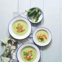 Krémová okurková polévka s krevetami