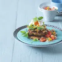 Kukuřičné placky se salsou a pošírovaným vejcem