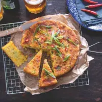 Kukuřičný chlebíček s jarní cibulkou a chilli Kukuřičný chlebíček s jarní cibulkou a chilli