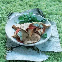 Kuřecí pita s tzatziki Kuřecí pita s tzatziki