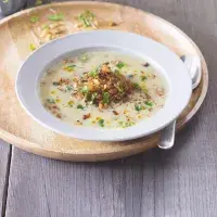 Květáková polévka s kapary Květáková polévka s kapary