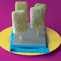 Ledová kiwi lízátka