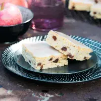 Ledové řezy s jablky a rozinkami