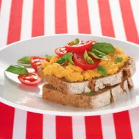 Letní pomazánka z červené čočky