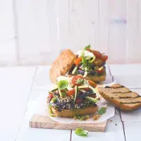 Lilkový burger s pestem Lilkový burger s pestem
