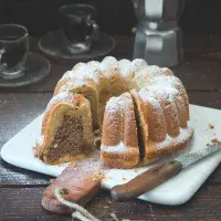 Linecká bábovka s ořechovou náplní