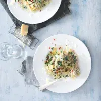 Linguine s ricottou, fenyklem, citronem a chilli Linguine s ricottou, fenyklem, citronem a chilli