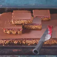 Malinové chia řezy