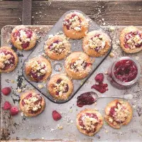 Malinové muffiny s drobenkou