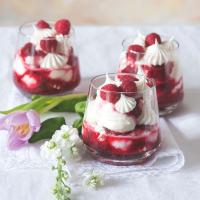 Malinový Eton mess