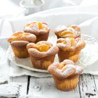 Mandlové muffiny s meruňkami a broskvemi Mandlové muffiny s meruňkami a broskvemi