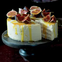 Mandlový pusinkový dort s medovým mascarpone Mandlový pusinkový dort s medovým mascarpone