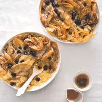 Máslový nákyp z filo těsta s chai sirupem s whisky Máslový nákyp z filo těsta s chai sirupem s whisky