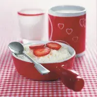 Mléčná rýže s čerstvým ovocem