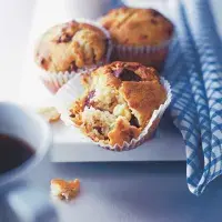 Muffiny s čokoládou a třešněmi Muffiny s čokoládou a třešněmi