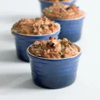 Muffiny s modrým sýrem a ořechy