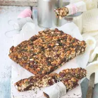 Oříškové müsli tyčinky