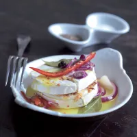 Pikantní nakládaný hermelín s chilli