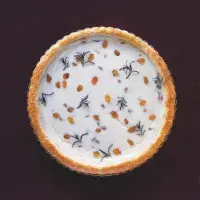 Tvarohový koláč s rozinkami a rozmarýnem