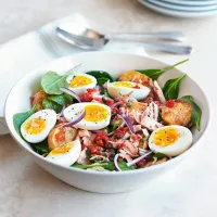 Teplý salát ve stylu Niçoise