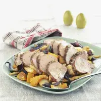 Vepřová panenka v bylinkách s pečenou zeleninou