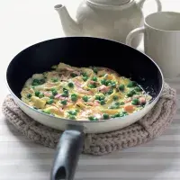 Omeleta s hráškem a šunkou Omeleta s hráškem a šunkou