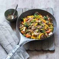 Opékané nudle soba