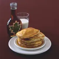 Palačinky s javorovým sirupem