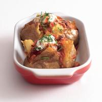 Plněné pečené brambory s chilli con carne