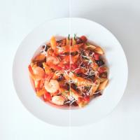Penne alla puttanesca + krevety