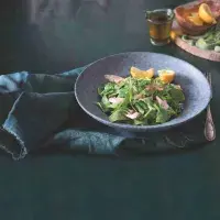 Petrželkové stracci s uzeným kuřetem, kapary a česnekovým olejem