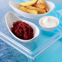 Pikantní rajčatový dip s hranolky Pikantní rajčatový dip s hranolky