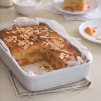 Meruňkový koláč z podmáslí Meruňkový koláč z podmáslí
