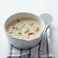 Polévka s uzeným pstruhem