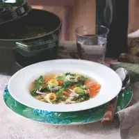 Polévka z vývaru z kolena Polévka z vývaru z kolena