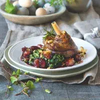 Pomalu pečené jehněčí kolínko se špenátem